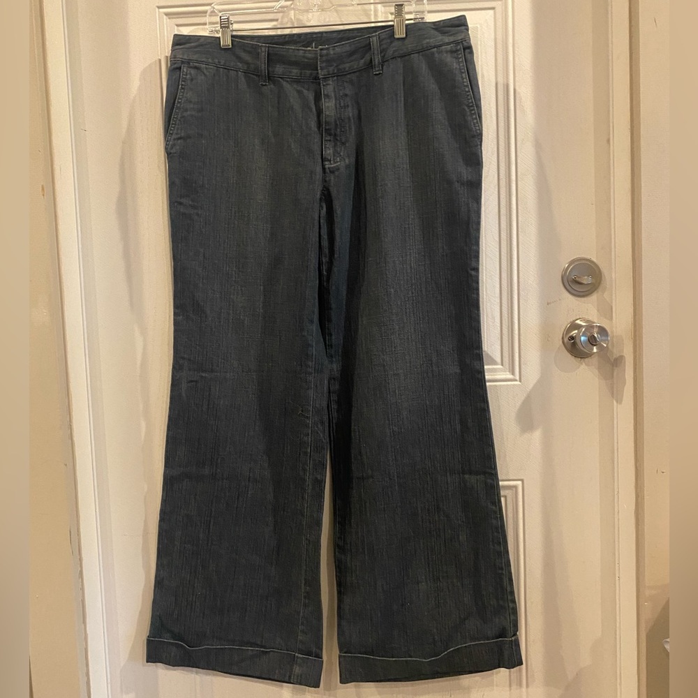 Ladies Liz Claiborne wide leg dress jean.  Size 16